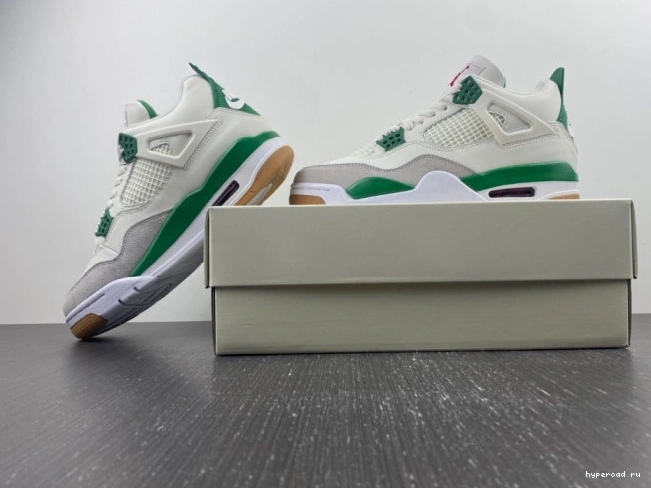 DR5415-103 Pine Green Air SB Jordan x 4 Nike 0826